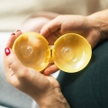 Силиконови зърна Medela 214097371, 2 броя, При кърмене, Кутийка за съхранение, M, Прозрачен_3