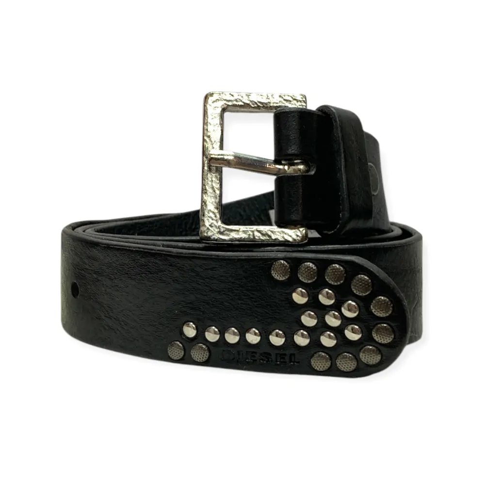 Дамски колан Diesel 7001418 16121-21  Винтидж ефект  Телешка кожа  100 cm  Ширина 3 cm  Черен