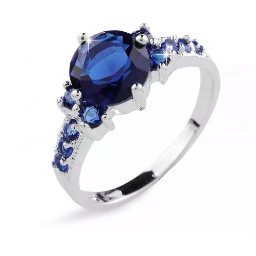 Дамски пръстен Clear Crystal 16450510-11-26-508  С брилянтно изрязан сапфир с 10К бяло злато покритие и кристали  Размер 17мм