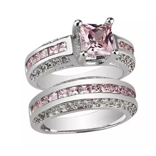 Комплект пръстени Clear Crystal 16451406-11-26-441  2 броя  С 2 5 ct розов лабораторен сапфир и 10ct бяло златно покритие  Размер 18 мм